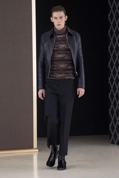 Look 12